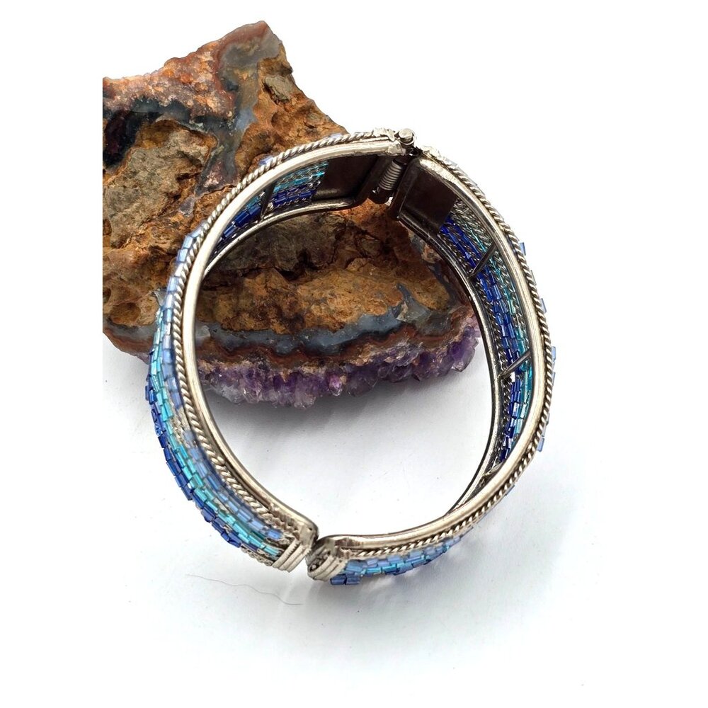 VTG Silver Tone Hinged Wire Lattice Work Cuff Bracelet 7.5" Blue Glass Seed Bead - Picture 2 of 6
